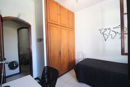 Casa de condomínio à venda com 162m², 3 quartos e 3 vagasQuarto 2
