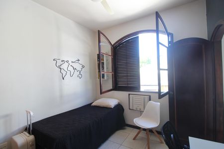 Casa de condomínio à venda com 162m², 3 quartos e 3 vagasQuarto 2