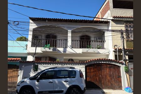 Casa de condomínio à venda com 162m², 3 quartos e 3 vagasFachada