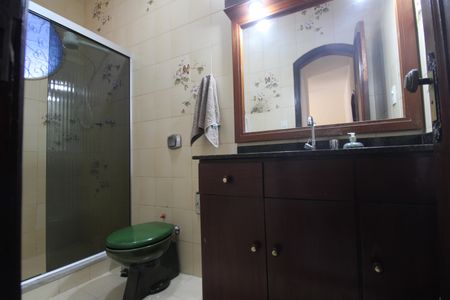 Casa de condomínio à venda com 162m², 3 quartos e 3 vagasBanheiro social 