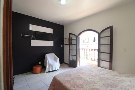 Casa de condomínio à venda com 162m², 3 quartos e 3 vagasSuíte