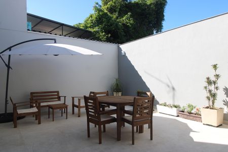 Casa de condomínio à venda com 162m², 3 quartos e 3 vagasQuintal