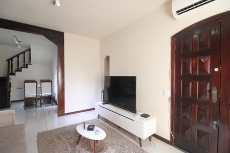 Casa de condomínio à venda com 162m², 3 quartos e 3 vagasSala