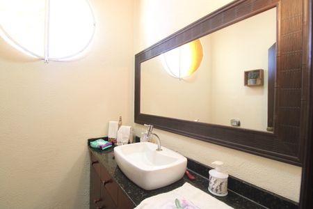 Casa de condomínio à venda com 162m², 3 quartos e 3 vagasLavabo