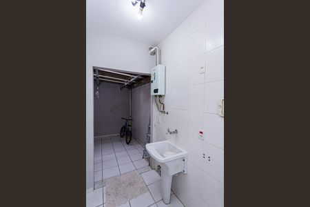 Apartamento para alugar com 70m², 2 quartos e 1 vagaÁrea de serviço e quintal