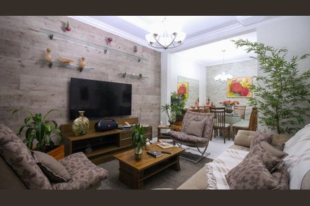 Sala de casa para alugar com 3 quartos, 380m² em Fazenda da Juta, São Paulo