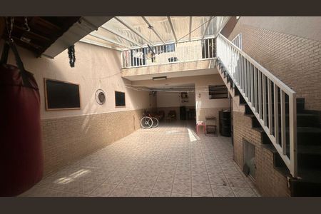 Casa à venda com 140m², 3 quartos e 2 vagasÁrea externa