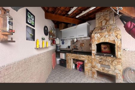 Casa à venda com 140m², 3 quartos e 2 vagasÁrea externa