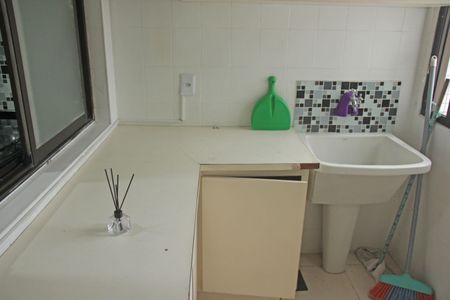 Apartamento para alugar com 166m², 2 quartos e 1 vaga Apartamento para alugar com 166m², 2 quartos e 1 vagaCozinha e Área de Serviço