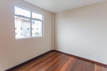 Apartamento à venda com 92m², 3 quartos e 2 vagasQuarto 2