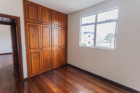 Apartamento à venda com 92m², 3 quartos e 2 vagasQuarto 2
