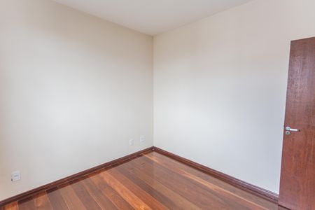 Apartamento à venda com 92m², 3 quartos e 2 vagasQuarto 2