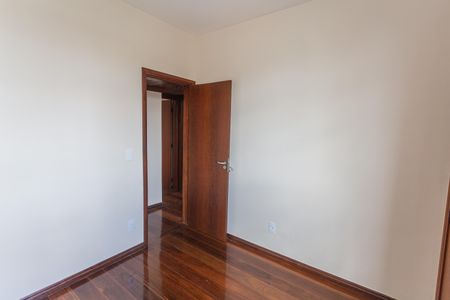 Apartamento à venda com 92m², 3 quartos e 2 vagasQuarto 3