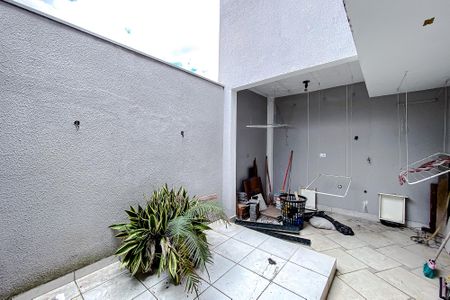Casa à venda com 132m², 3 quartos e 2 vagasÁrea externa