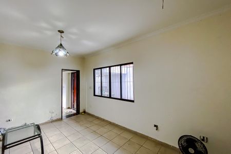 Casa à venda com 132m², 3 quartos e 2 vagasSala