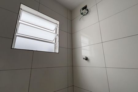 Banheiro de apartamento para alugar com 1 quarto, 40m² em Parque Jandaia Ii, Guarulhos