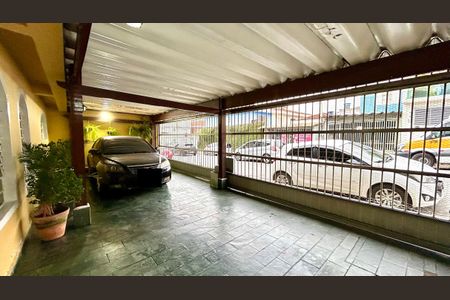 Casa à venda com 165m², 3 quartos e 2 vagas Casa à venda com 165m², 3 quartos e 2 vagasGaragem