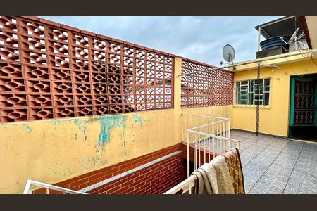 Casa à venda com 165m², 3 quartos e 2 vagas Casa à venda com 165m², 3 quartos e 2 vagasQuintal