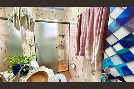 Casa à venda com 165m², 3 quartos e 2 vagas Casa à venda com 165m², 3 quartos e 2 vagasBanheiro 1