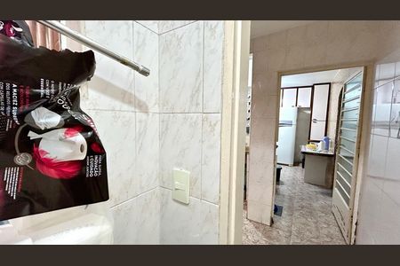 Casa à venda com 165m², 3 quartos e 2 vagas Casa à venda com 165m², 3 quartos e 2 vagasBanheiro 2