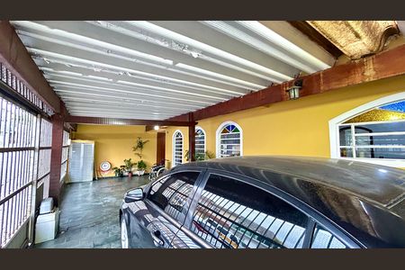Casa à venda com 165m², 3 quartos e 2 vagas Casa à venda com 165m², 3 quartos e 2 vagasGaragem