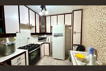 Casa à venda com 165m², 3 quartos e 2 vagas Casa à venda com 165m², 3 quartos e 2 vagasCozinha