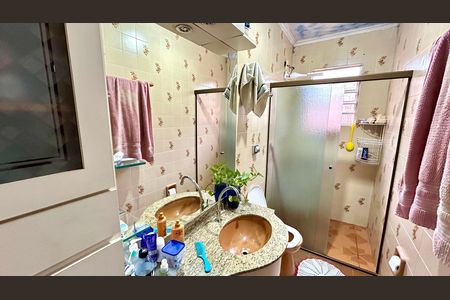 Casa à venda com 165m², 3 quartos e 2 vagas Casa à venda com 165m², 3 quartos e 2 vagasBanheiro 1