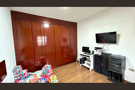 Casa à venda com 165m², 3 quartos e 2 vagas Casa à venda com 165m², 3 quartos e 2 vagasQuarto 1