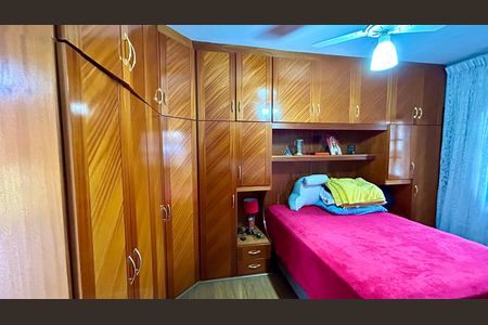 Casa à venda com 165m², 3 quartos e 2 vagas Casa à venda com 165m², 3 quartos e 2 vagasQuarto 2