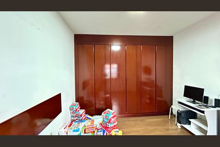 Casa à venda com 165m², 3 quartos e 2 vagas Casa à venda com 165m², 3 quartos e 2 vagasQuarto 1