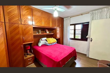 Casa à venda com 165m², 3 quartos e 2 vagas Casa à venda com 165m², 3 quartos e 2 vagasQuarto 2