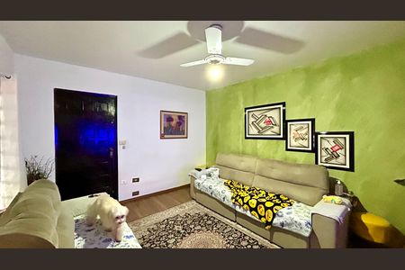 Casa à venda com 165m², 3 quartos e 2 vagas Casa à venda com 165m², 3 quartos e 2 vagasSala