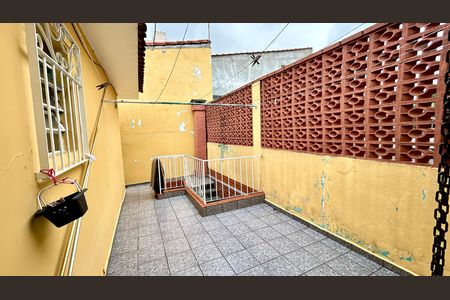 Casa à venda com 165m², 3 quartos e 2 vagas Casa à venda com 165m², 3 quartos e 2 vagasQuintal