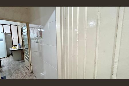 Casa à venda com 165m², 3 quartos e 2 vagas Casa à venda com 165m², 3 quartos e 2 vagasBanheiro 2
