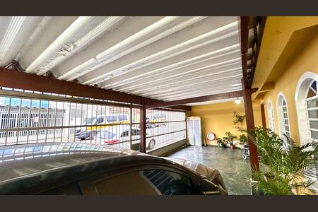 Casa à venda com 165m², 3 quartos e 2 vagas Casa à venda com 165m², 3 quartos e 2 vagasGaragem