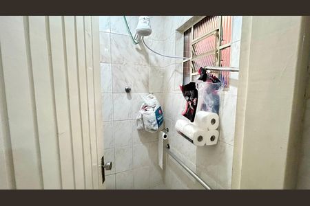 Casa à venda com 165m², 3 quartos e 2 vagas Casa à venda com 165m², 3 quartos e 2 vagasBanheiro 2