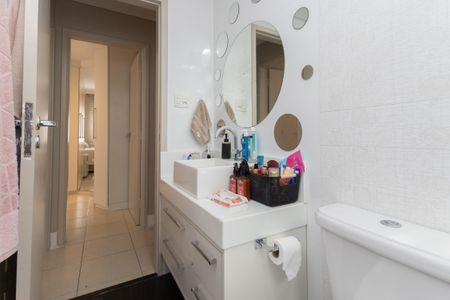 Casa de condomínio à venda com 120m², 3 quartos e 1 vagaBanheiro