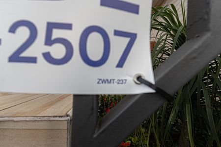 Casa de condomínio à venda com 120m², 3 quartos e 1 vagaPlaquinha