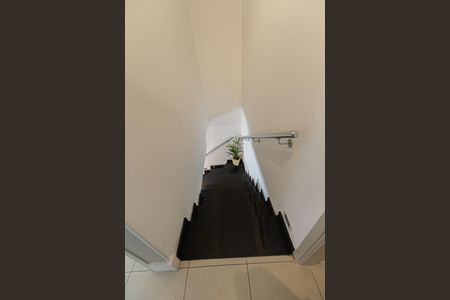 Casa de condomínio à venda com 120m², 3 quartos e 1 vagaEscada