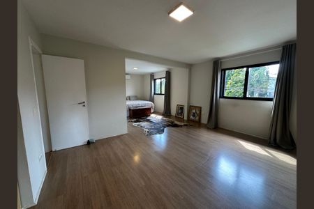 Casa de condomínio para alugar com 250m², 3 quartos e 6 vagasSuíte 2