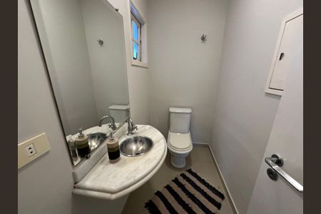 Casa de condomínio para alugar com 250m², 3 quartos e 6 vagasLavabo