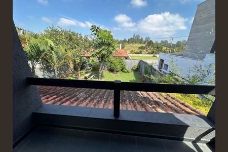 Casa de condomínio para alugar com 250m², 3 quartos e 6 vagasVaranda