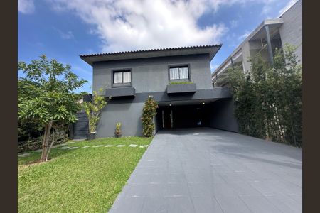 Casa de condomínio para alugar com 250m², 3 quartos e 6 vagas Casa de condomínio para alugar com 250m², 3 quartos e 6 vagasFachada