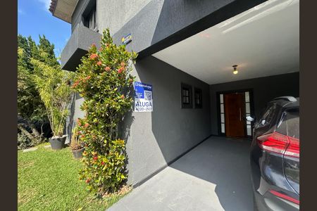 Casa de condomínio para alugar com 250m², 3 quartos e 6 vagasFachada