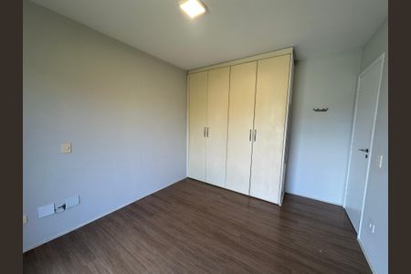 Casa de condomínio para alugar com 250m², 3 quartos e 6 vagasQuarto