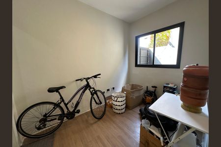 Casa de condomínio para alugar com 250m², 3 quartos e 6 vagasQuarto de Serviço