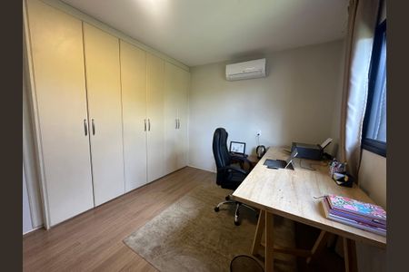 Casa de condomínio para alugar com 250m², 3 quartos e 6 vagasSuíte 1