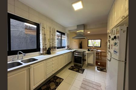 Casa de condomínio para alugar com 250m², 3 quartos e 6 vagasCozinha