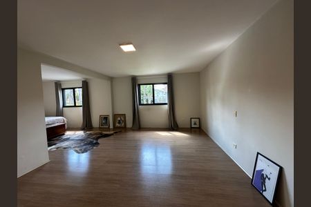 Casa de condomínio para alugar com 250m², 3 quartos e 6 vagasSuíte 2