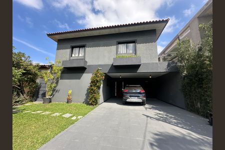 Casa de condomínio para alugar com 250m², 3 quartos e 6 vagasFachada